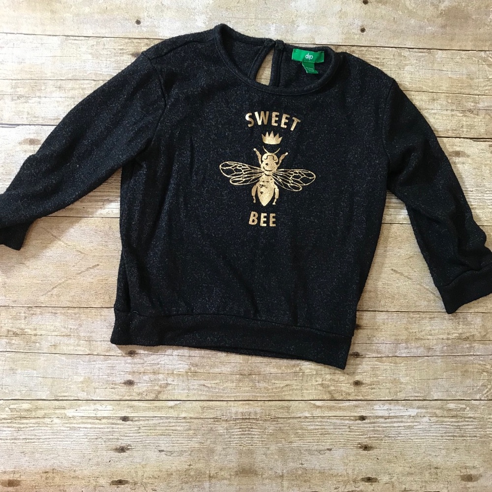 Adorable golden bee graphic soft baby sweater euc